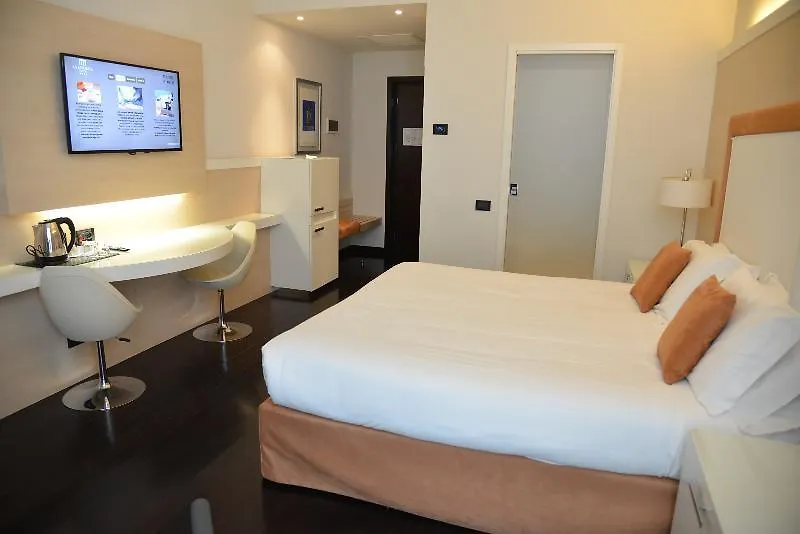 Hotel La Favorita Mantova 4*,  Italia